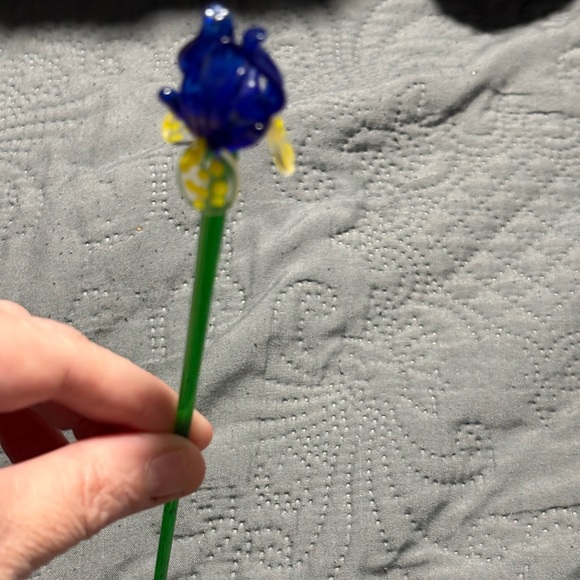 Murano Style Vintage Glass Flower Bouquet – Handcrafted Art in Vase - Picture 11 of 13